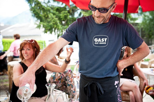 Was Werner kann, sollte man sich auf der Zunge zergehen lassen. Was Werner denkt, lesen Sie im DOLOMITENSTADT-Sommermagazin.