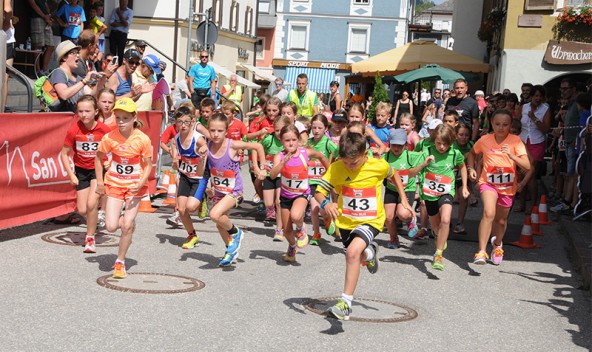 Auf die Plätze - fertig - los! Kids Rund in Innichen. 