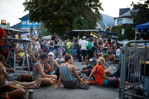 Der Bouldercup Lienz ist auch für die nette Stimmung im Publikum und für seine Konzerte bekannt.