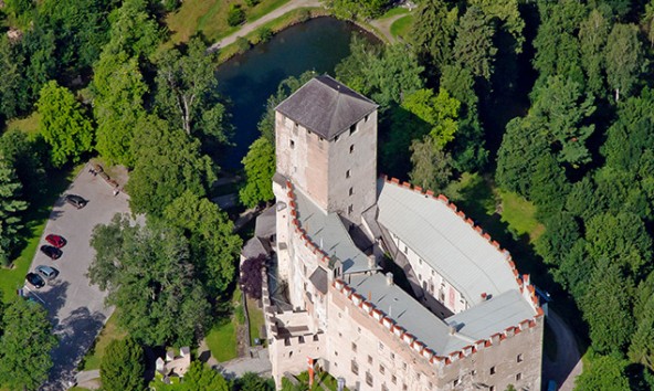 Schloss Bruck soll durch Visuals "brennen" und musikalisch wie literarisch zum Leben erweckt werden. Foto: Wolfgang Retter