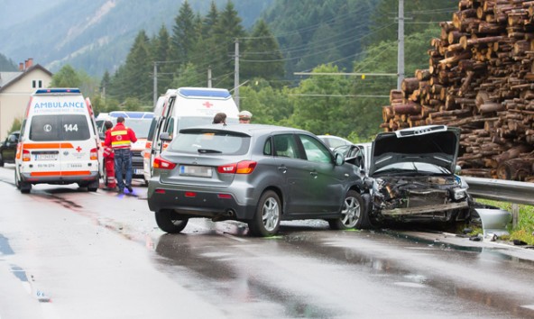 Die am Unfall Beteiligten wurden an Ort und Stelle erstversorgt.