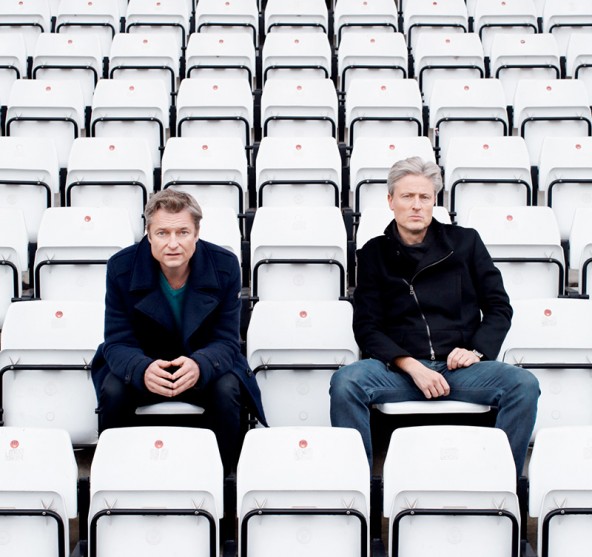 Alfred Dorfer und Florian Scheuba bei der Analyse. Nicht nur für Fußballfans ein Pflichttermin! Foto: Peter Rigaud