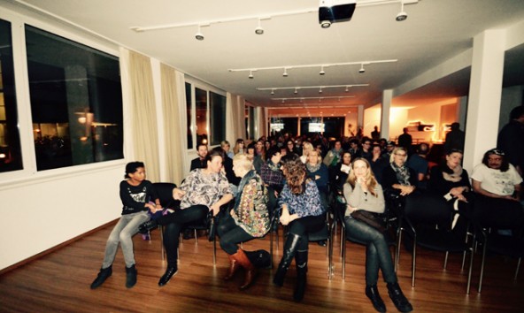 Die fünfte Pecha Kucha Nacht in Lienz lockte mehr Publikum a, als es Sitzplätze gab. Fotos: Antonio La Regina