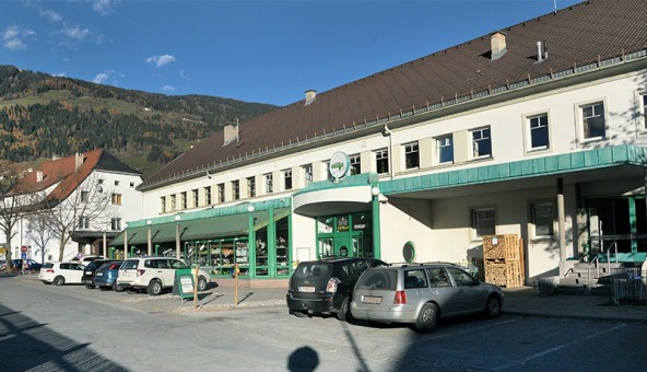 Bereits im kommenden Jahr soll dieser Lagerhaus Haus- und Gartenmarkt der RGO an die B100 in der Peggetz übersiedeln. Die Widmung des neuen Areals ging Anfang November über die Bühne. Fotos: Dolomitenstadt/Pirkner