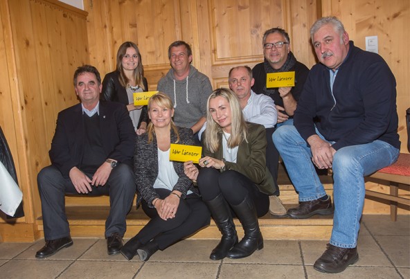 Spitzenkandidat Meinhard Pargger mit den Listenmitgliedern 8 bis 15. Von links: Eva Wilhelmer, Kristina Gruber-Mariacher, Karl Zabernig, Sabine Bodner, Charly Kashofer und Kurt Steiner. Fotos: Brunner Images