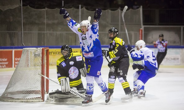 10:3 auf eigenem Eis – die Hubener Eisbären hattenallenGrund zum Jubeln. Foto: Brunner Images