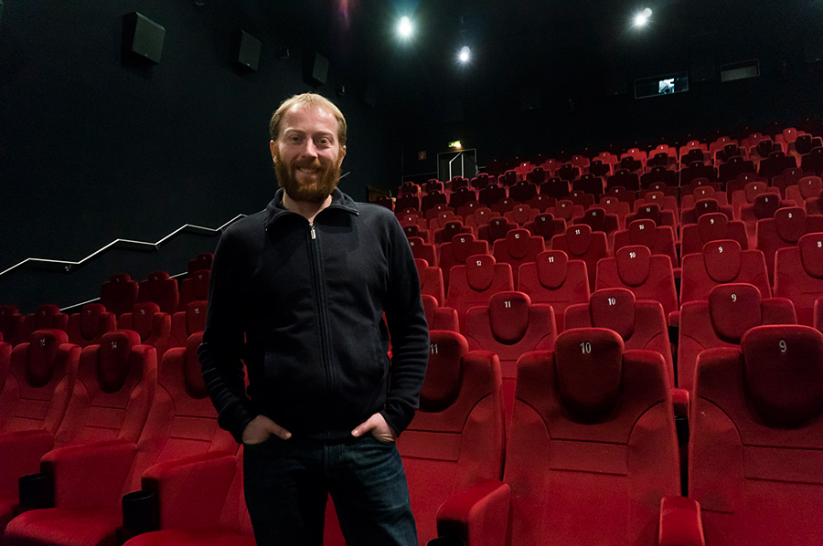 Alexander Vittorio Papsch-Musikars liebt das Kino seit seinem dritten Lebensjahr, ist Filmemacher aus Leidenschaft und drehte die Kinodoku Mondikolok 2020, die am 4. März im CineX Premiere feiert.