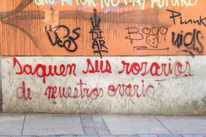 frau-in-bolivien-graffiti
