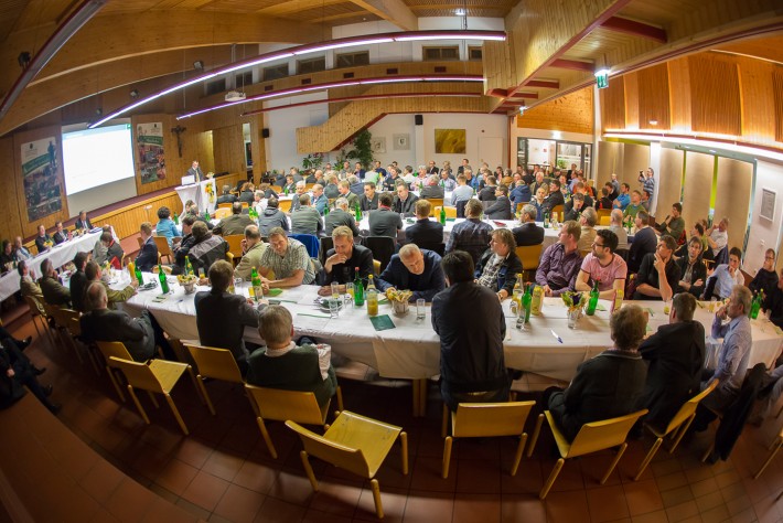 Delegiertenversammlung der Raiffeisen Genossenschaft Osttirol (RGO) am 8. April im Saal der landwirtschaftlichen Lehranstalt Lienz. Foto: Brunner Images