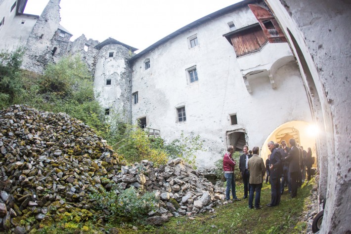 burg-heinfels-sanierung-spatenstich-artikel